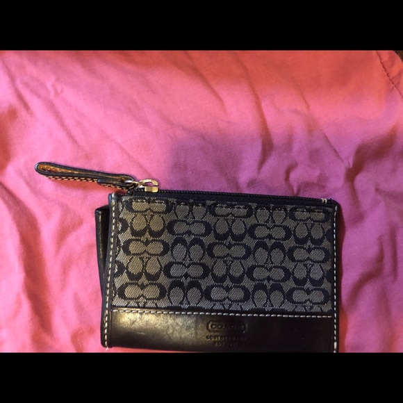 Coach Mini Signature - Picture 4 of 6